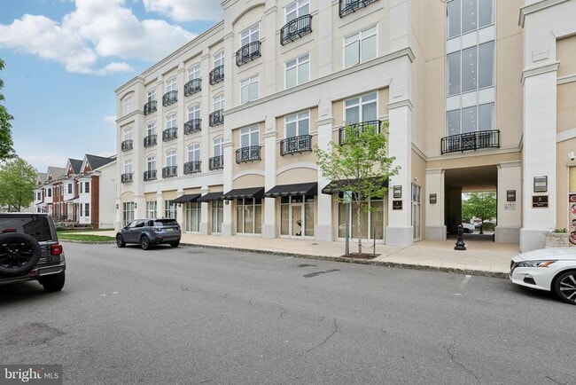 Building Photo - 2 N Commerce Square Unit 303 Rental