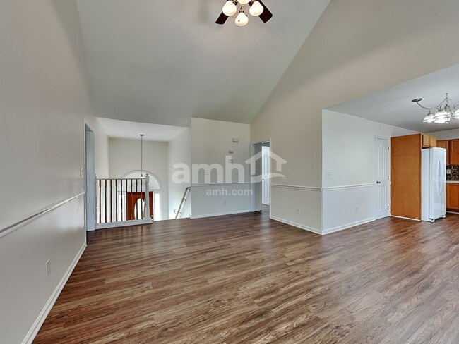 Photo - 2405 Joshua Ln