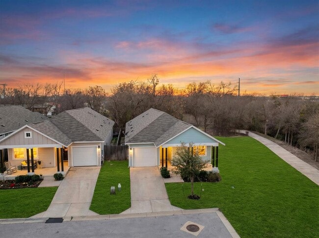 Photo - 313 Michaelis Dr