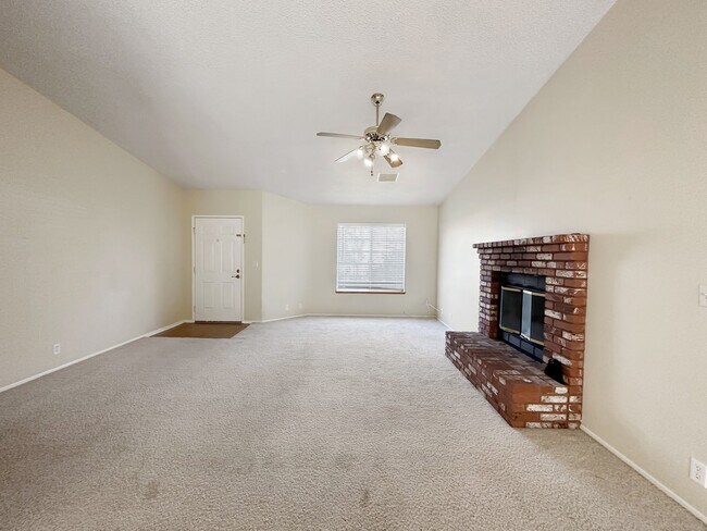 Photo - 605 E Wilson Ave