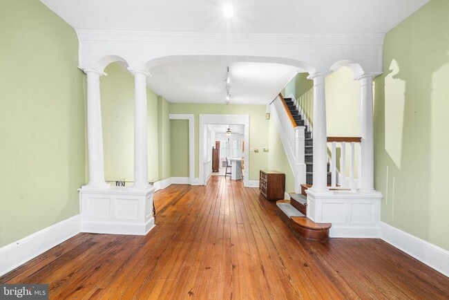 Photo - 705 S Warnock St