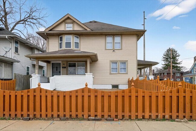 Photo - 3403 Broadway St