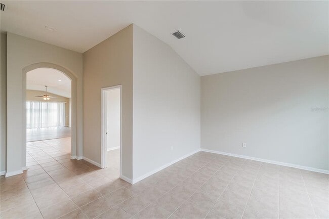 Photo - 521 Painted Leaf Dr