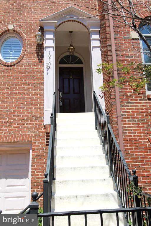 Building Photo - 10502 James Wren Way