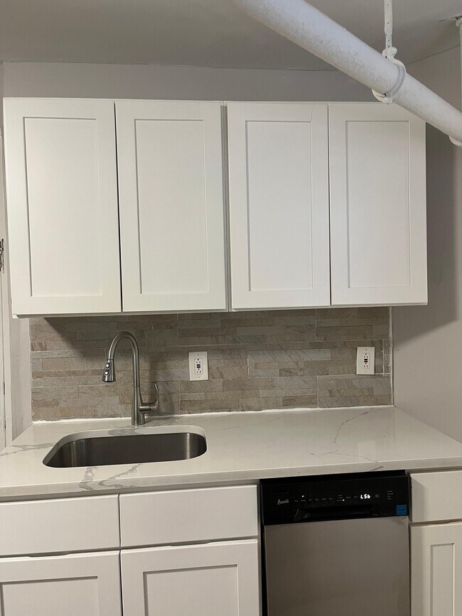 Photo - 7320 Kennedy Blvd