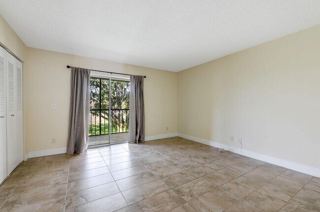 Photo - 1529 Meadows Cir W Unit 1529