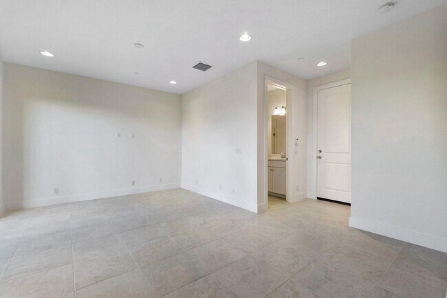 Photo - 5320 Sagan Ln