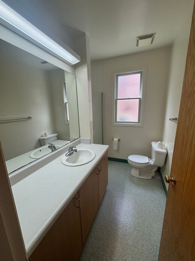 Photo - Coming Soon (June 2025) Spacious 3bdr/2bath units available for a lease ending May 30. Building i... Unit A