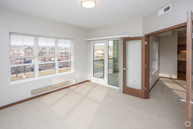 2BR, 1BA - 1,050 - 1,197SF - Sunroom