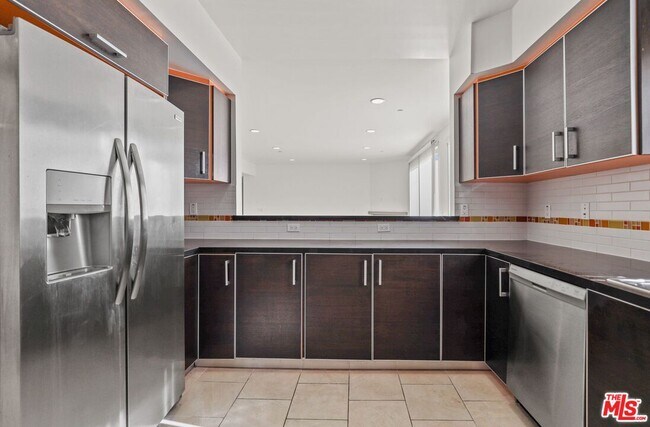 Photo - 1331 Amherst Ave Unit 307