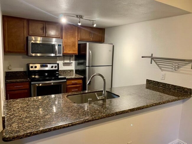 Photo - 2400 Northrop Ave