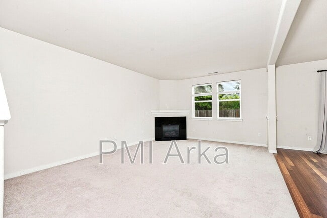 Photo - 633 Ilwaco Pl NE
