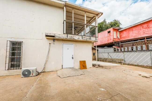 Photo - 1402 Corpus Christi St Unit F