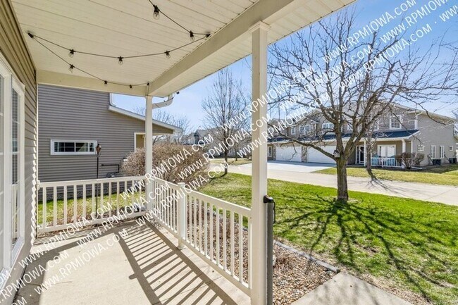 Photo - FOUNTAIN POINTE TOWNHOME!! 2 Bed, 2.5 Bath...