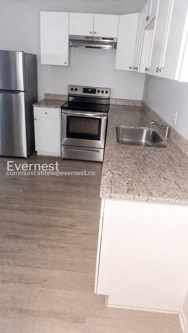 Photo - 3 Bed/2.5 Bath Home with Modern Amenities / Pet-Friendly / Coming Soon!