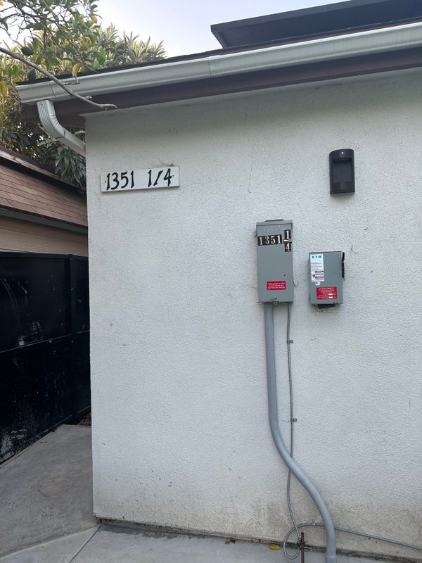 Building Photo - 1351 1/4 East 41st Place