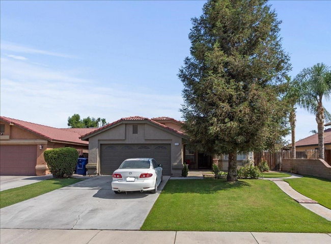 Building Photo - Spacious 4-Bedroom Home with Pool