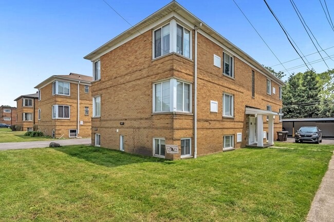 Photo - 18997 Hilliard Blvd Unidad #2