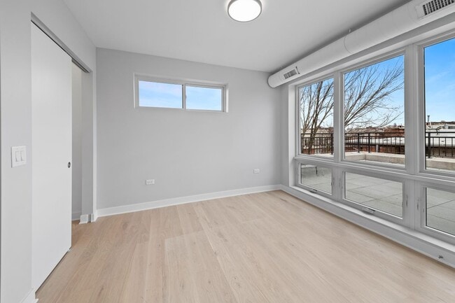 Photo - 4637 N Ashland Ave