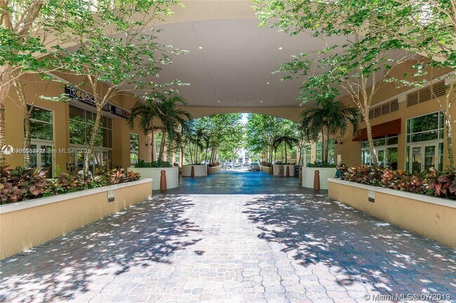 Photo - 7350 SW 89th St Unidad 1702S