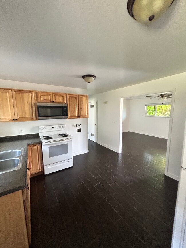 Photo - 181 E 1000 N