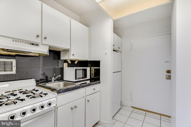 1011 Arlington Blvd Unit 928