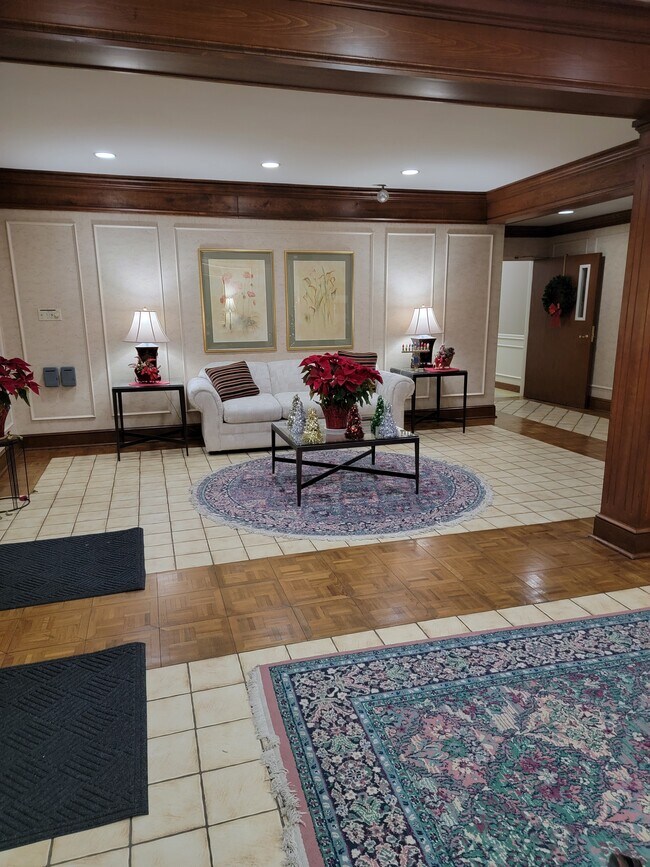 Lobby - 2525 Greensburg Pike Unit 406