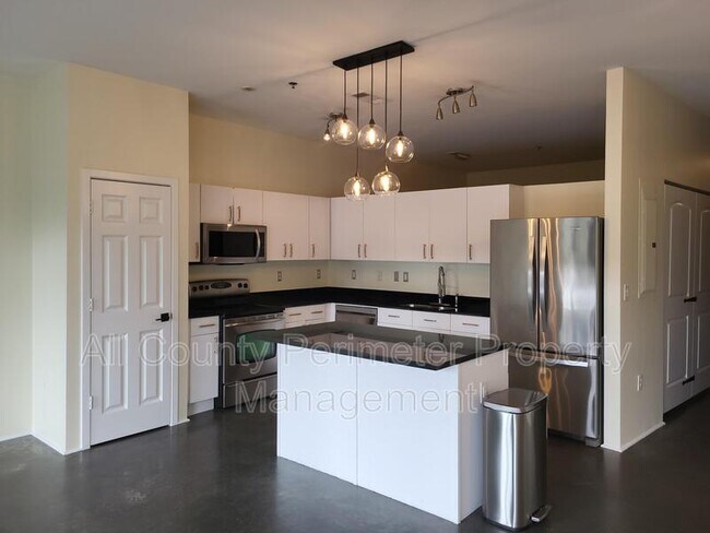 Photo - 560 Dutch Valley Rd NE Unidad 2205