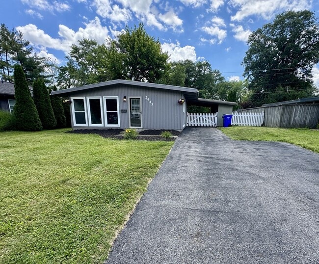 Building Photo - 3 Bedroom - Upper Arlington