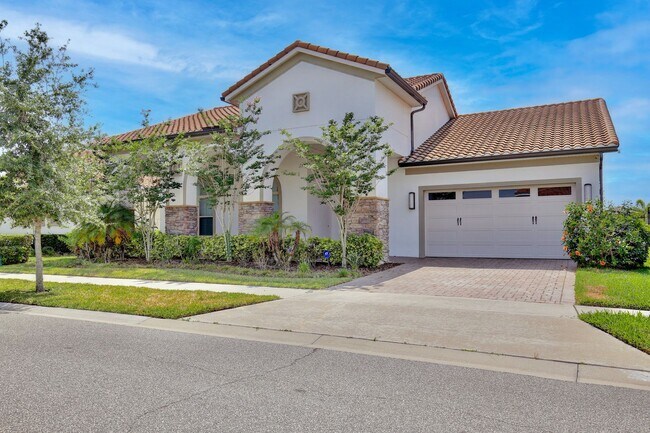 Photo - Luxurious 4/4 Executive Pool Home with a 3...