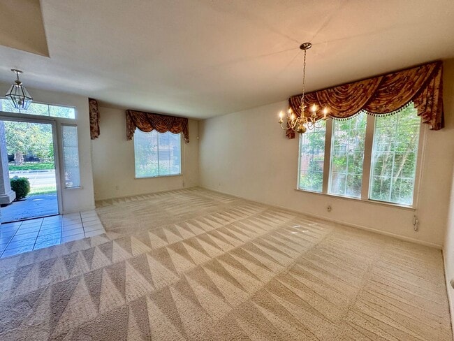 Photo - Huge 4 Bedroom + Den, 3 Bath Southside Home For Rent