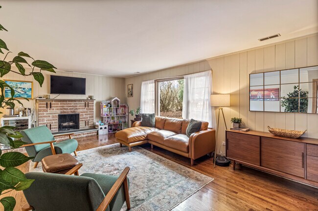 Photo - 1345 Lincoln Ave S