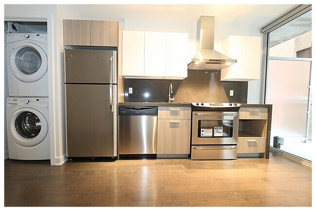 Photo - 340 McLeod St