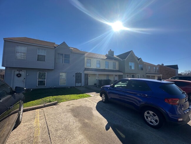 Photo - Spacious 2 story town home with fenced yard!