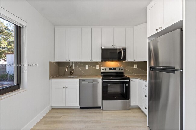 Photo - 811 NW 115th St