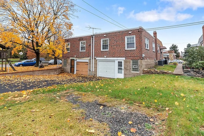 Photo - 802 Loney St