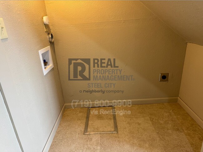 Photo - 1717 Oakshire Ln Unit D