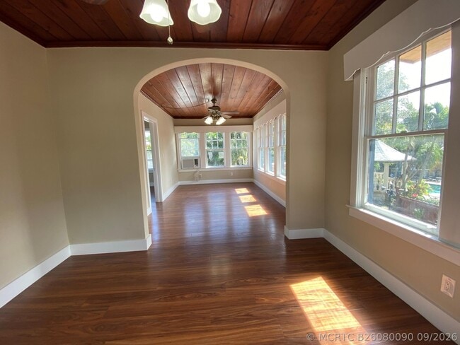 203 Foresteria Dr Unit 1
