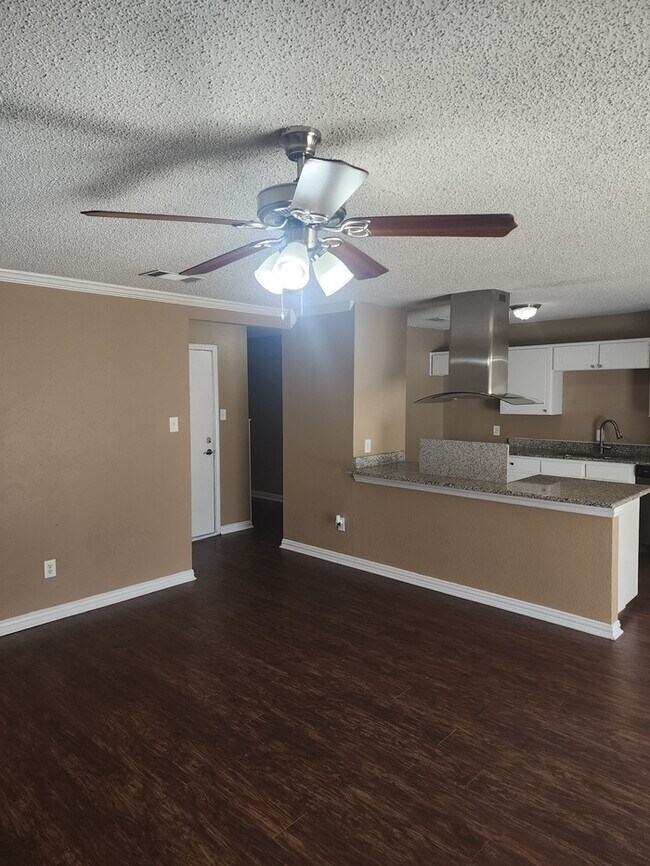 Photo - 5325 Weddington Ct