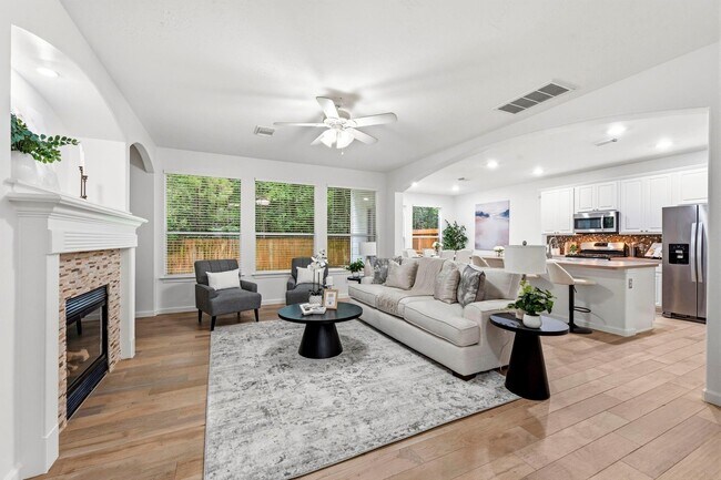 Photo - 103 Ledgestone Pl