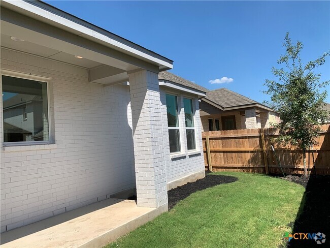 Building Photo - 1048 Easy Gruene Rental