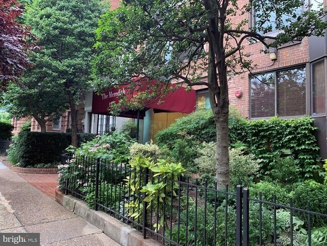 Building Photo - 1825 T St NW Unit 303 Rental
