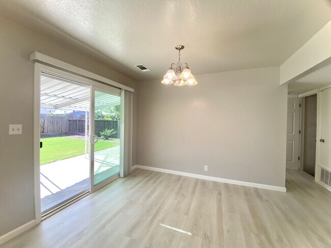 Photo - Gorgeous 5-bedroom home located in Fremont! – Huge Backyard!