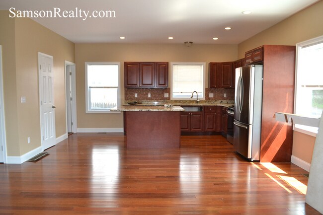 Photo - 178 Gano St