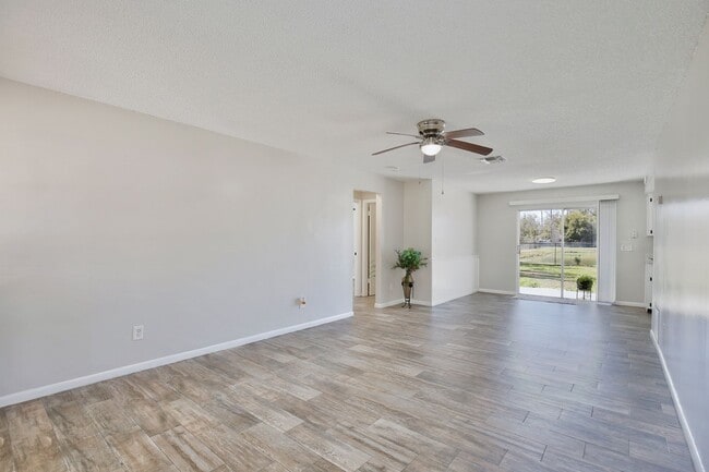 Photo - Scenic 2 bedrooms, 1 Bath Retreat in Apopka– Move-In Ready Rental