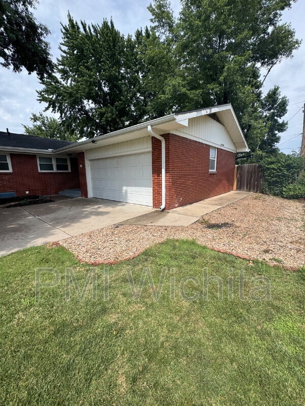 Photo - 840 N Waddington Ave