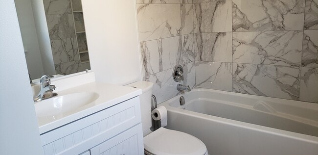 Photo - 500 Saint Clarens Av Unit 2 flr