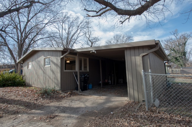 Photo - 1500 SW Clontarf St