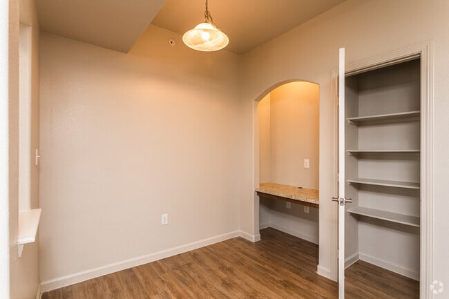 2BR, 2BA - 990SF Dining Room, Built-In Desk, Pantry Closet