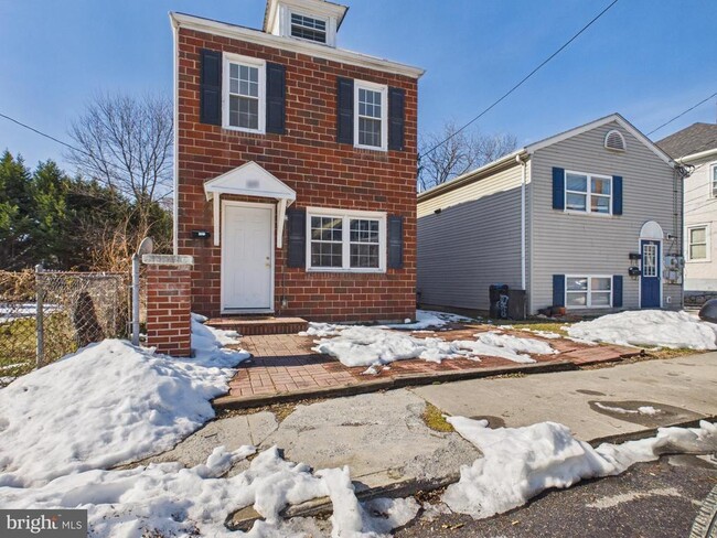 Building Photo - 629 Virginia Ave